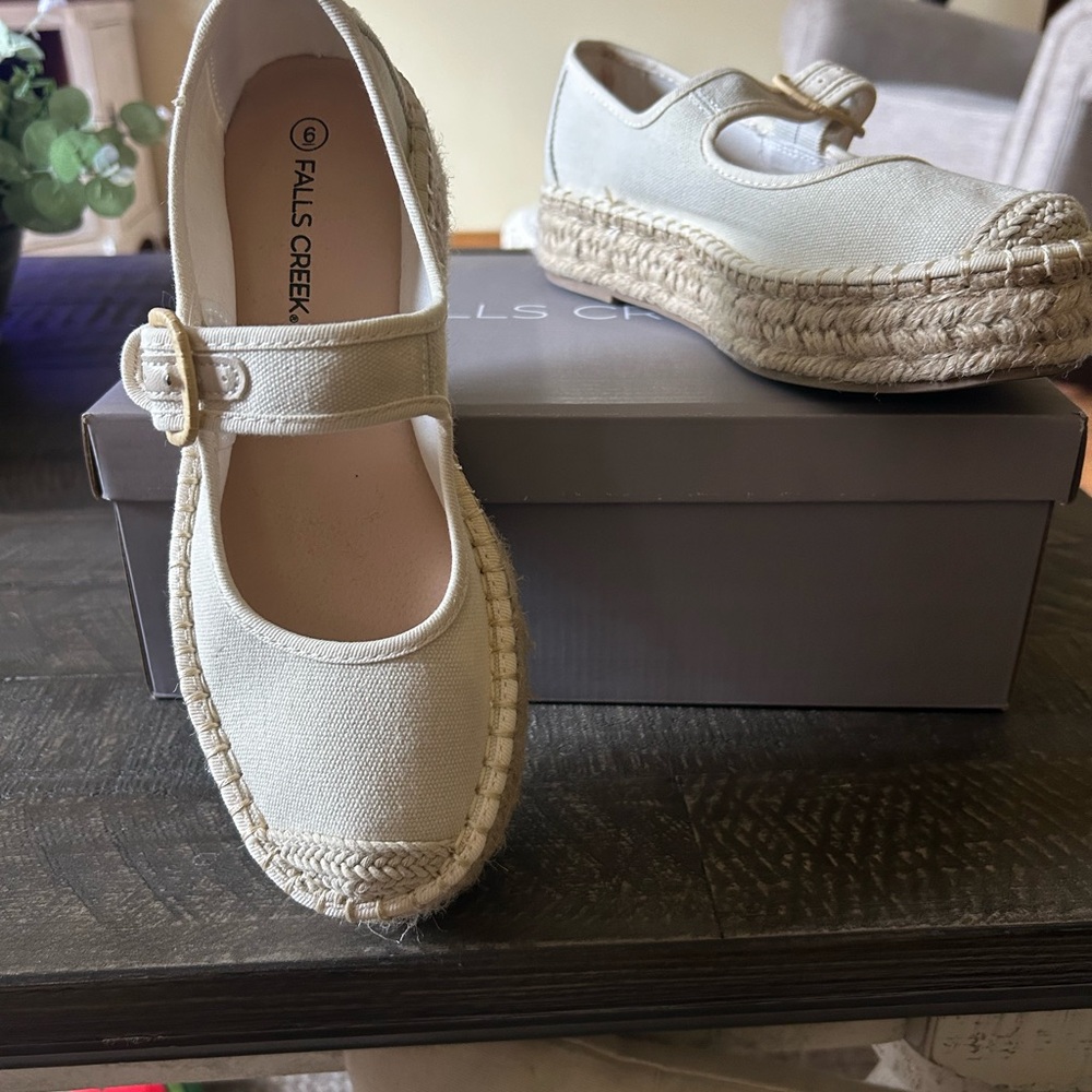 Linen Mary Jane espadrilles